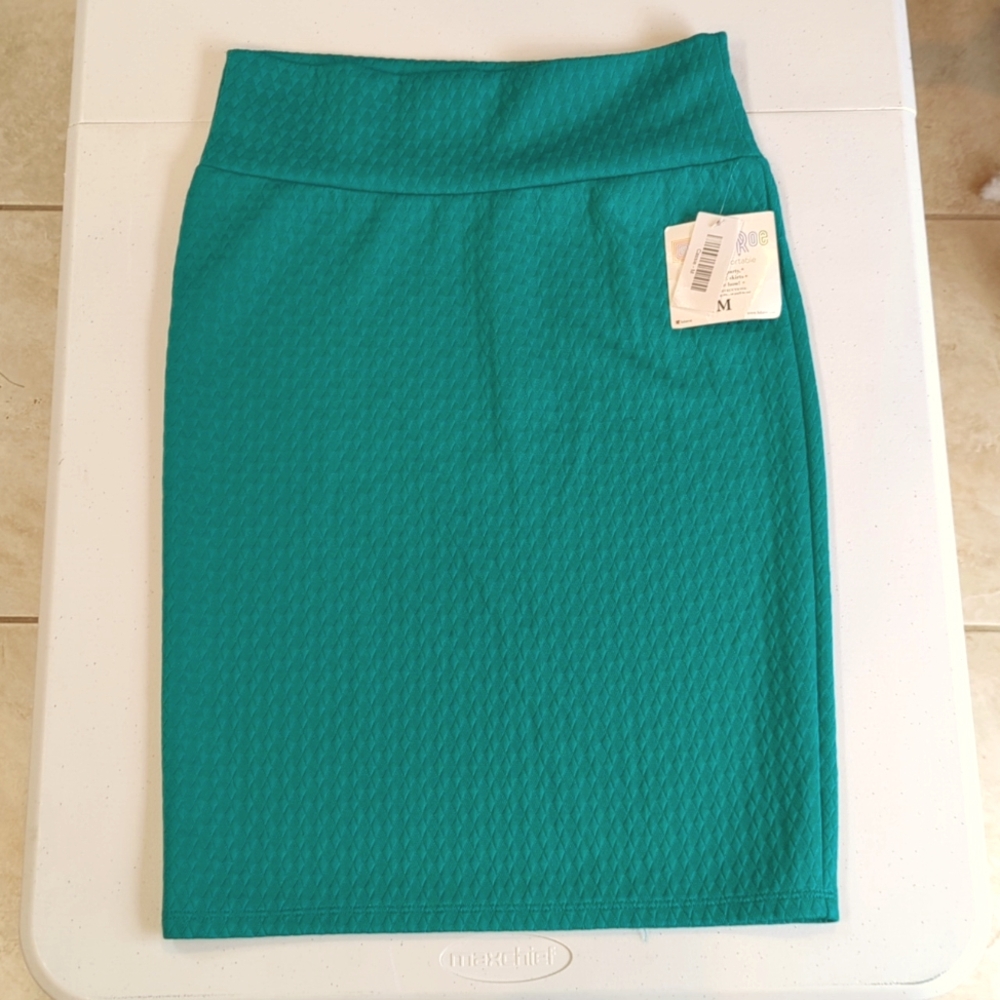 LuLaRoe Cassie Pencil Skirt Size Medium NWT